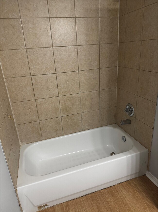 Building Photo - 4640 Knoxville St