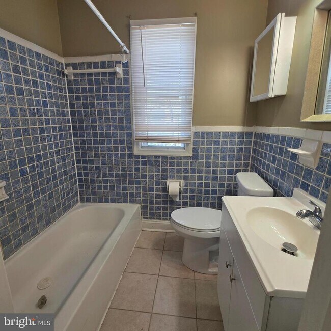 Building Photo - 5305 Central Ave SE