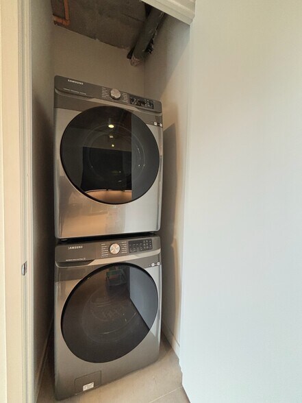 Building Photo - 162 NE 23rd St