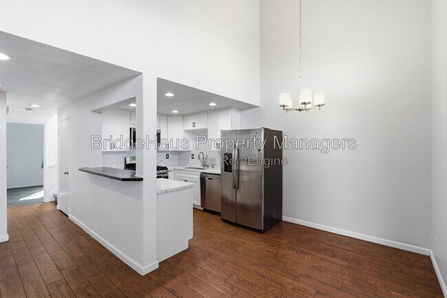 Building Photo - 7328 Tooma St