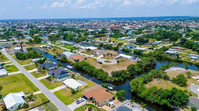 Building Photo - 644 Bonita Ct