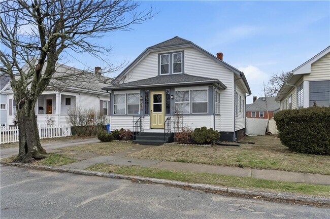 Building Photo - 44 Holburn Ave