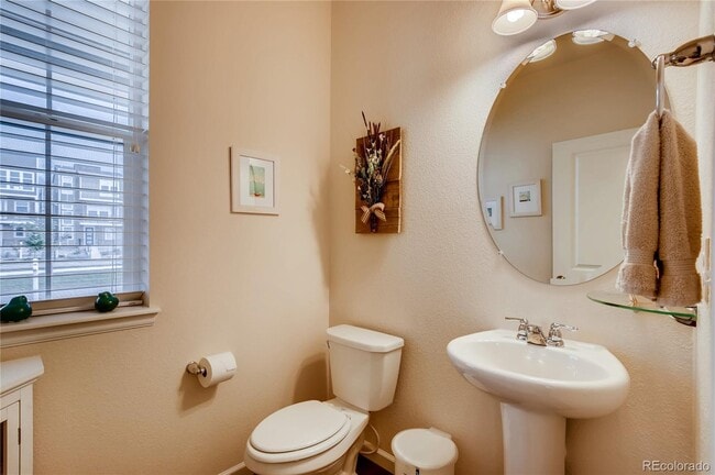 Building Photo - 511 E Hinsdale Ave