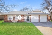 Building Photo - 4 Bedroom Pet-Friendly Home in Edmond, OK with Main Street Renewal
