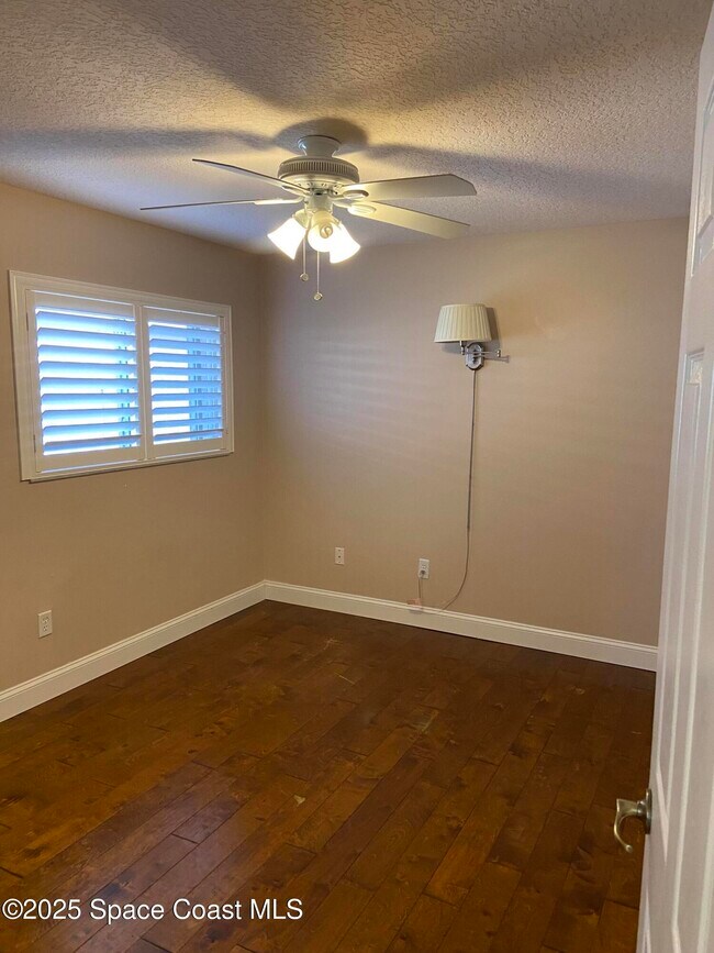 Building Photo - 1847 Abbeyridge Dr