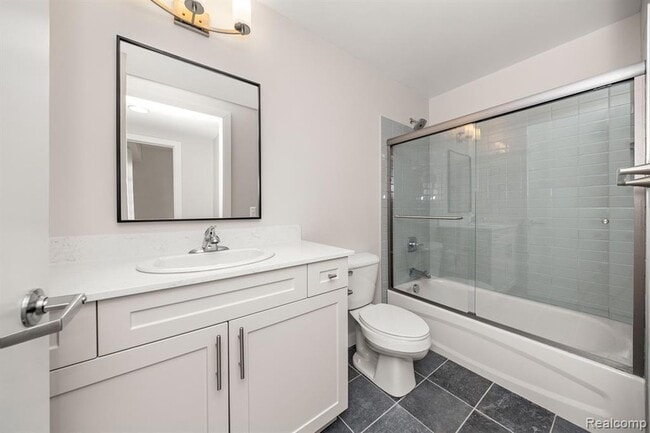 Building Photo - 16530 E Warren Ave