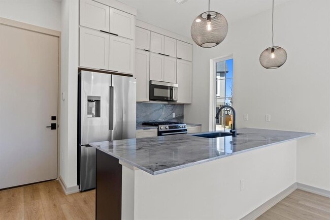 Building Photo - 1736 Bunche Rd