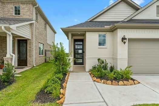 Building Photo - 724 Lake Lacosta Dr