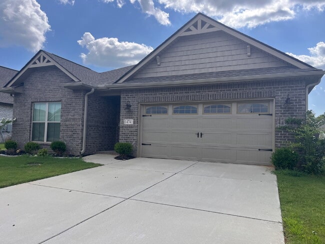 Building Photo - 14741 Greenleaf Dr