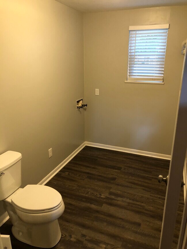 Building Photo - 11130 Concord Woods Dr