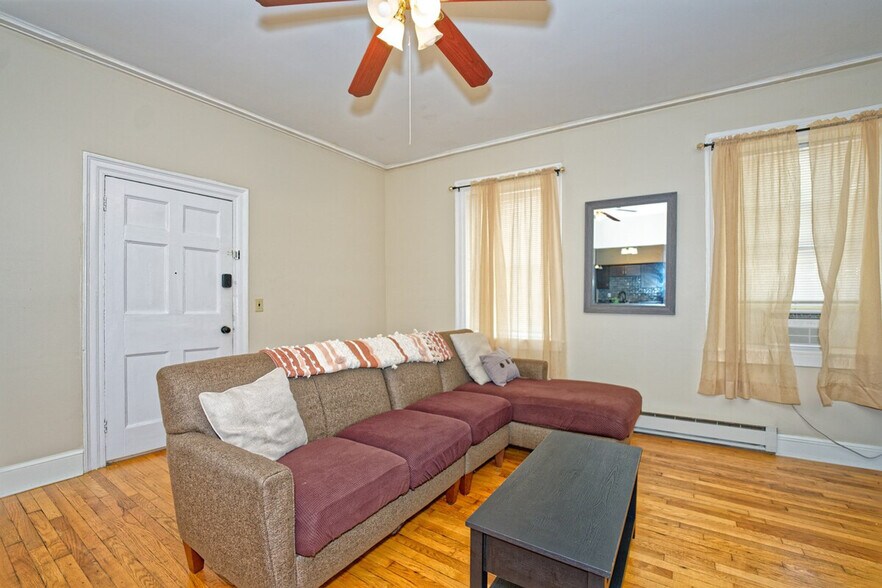 Building Photo - 112 Green St