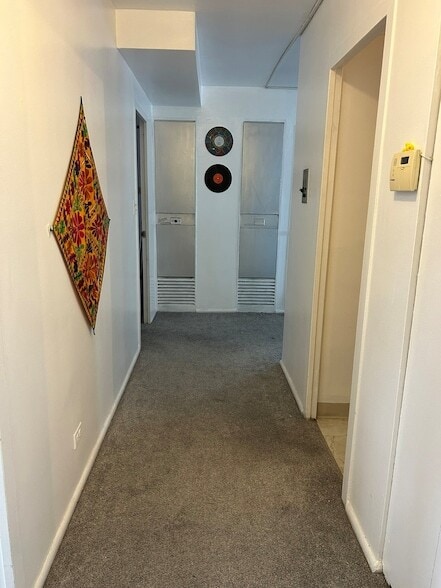 Building Photo - 6301 N Sheridan Rd