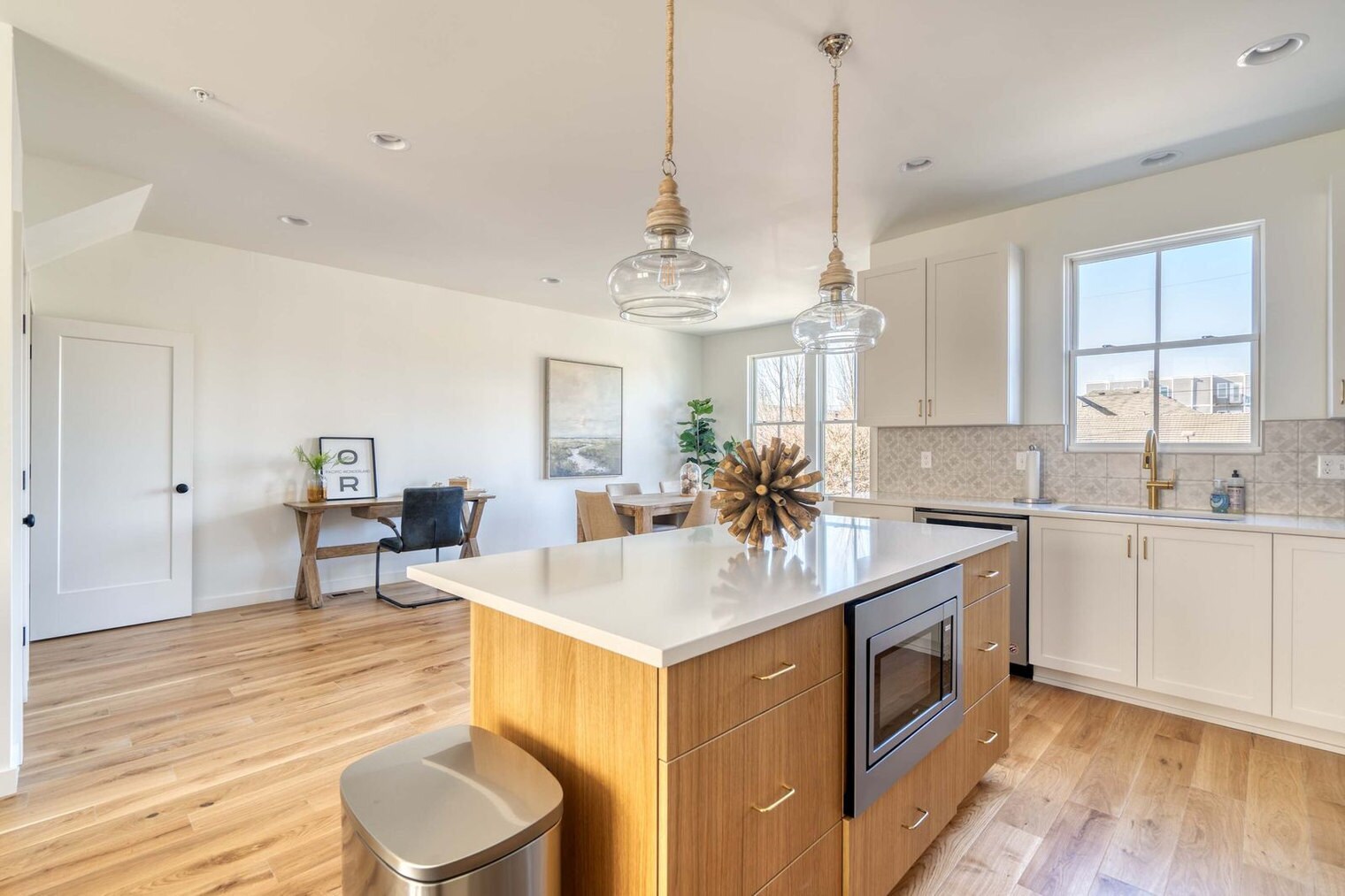 Building Photo - 516 NE 56th Ave