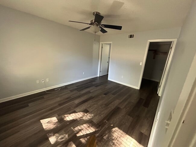 Building Photo - 2908 Alpine Pl