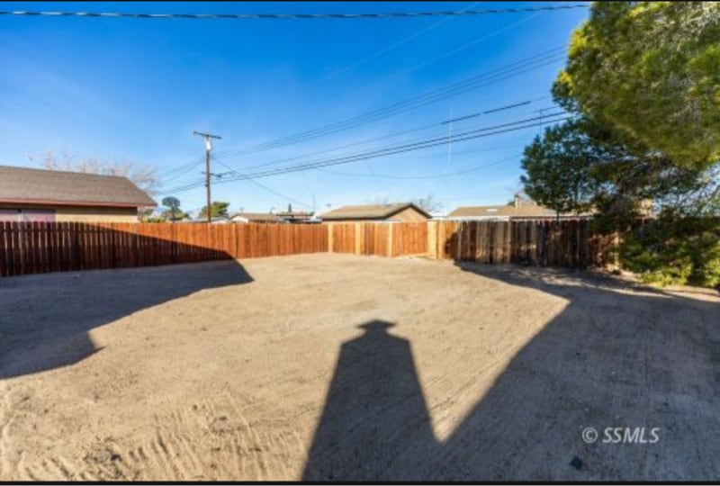Building Photo - 608 E California Ave