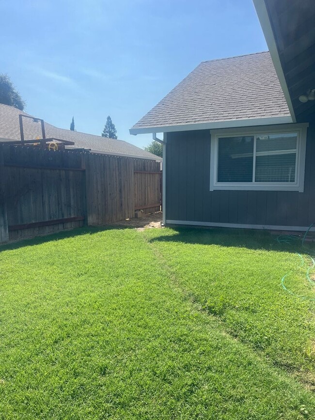 Building Photo - This rental won't last long. Don't miss ou...