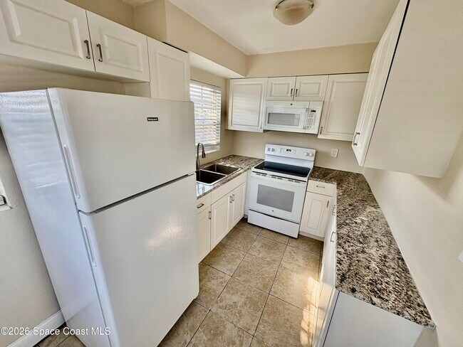 Building Photo - 405 Adams Ave