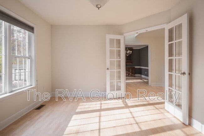 Building Photo - 79 River Run Ln