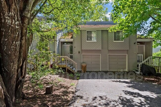 Building Photo - 252 Cervantes Cir
