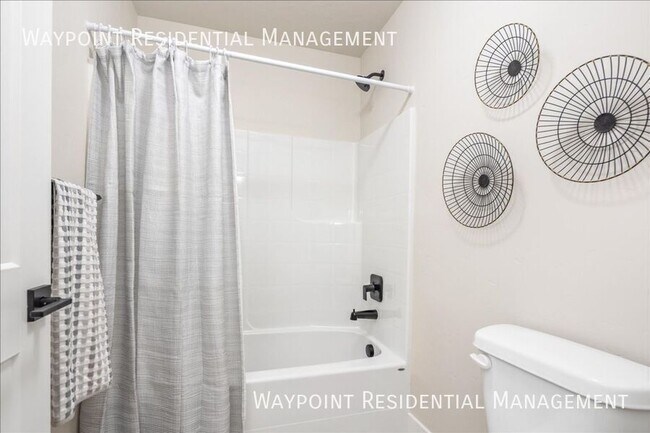 Building Photo - 1704 E Cutgrass Ln