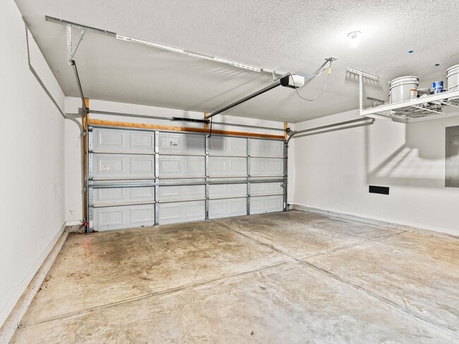 Building Photo - 208 Sedgewick Dr