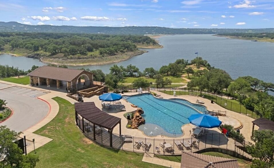 Building Photo - 22611 Bristlegrass Ln