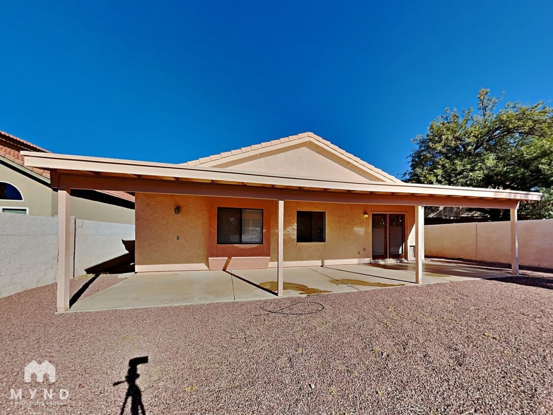 Building Photo - 10487 N Fairway Vista Ln