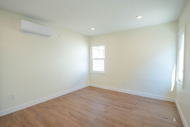 Building Photo - 1038 Westmoreland Ave