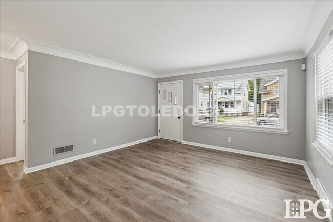 Building Photo - 3648 Watson Ave