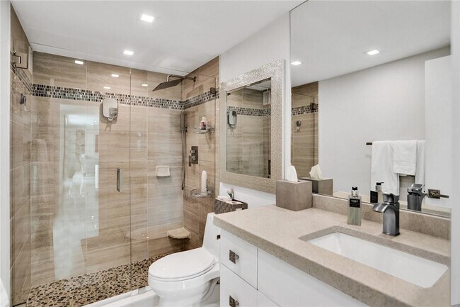 Building Photo - 5200 N Ocean Blvd