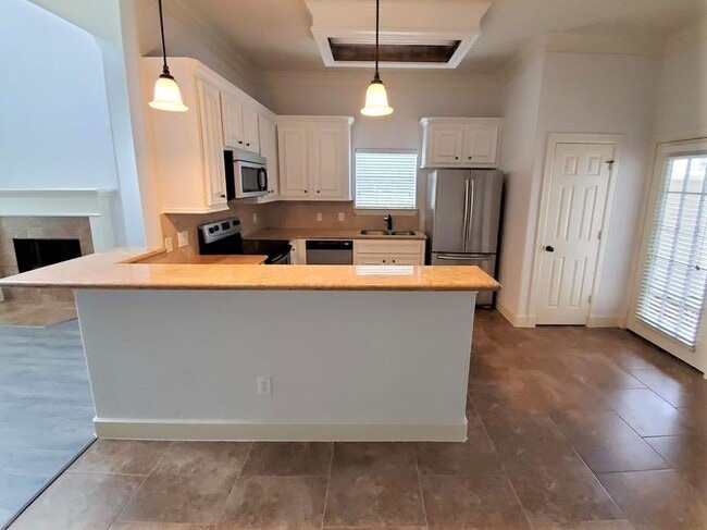 Building Photo - 2865 Westhollow Dr