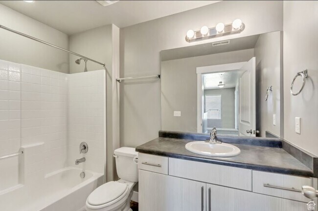 Building Photo - 5252 W Armada Way