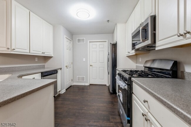 Building Photo - 101 Taft Ln