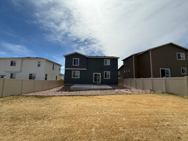 Building Photo - 5 Bed 3 Bath Home in Meridian Ranch!!!