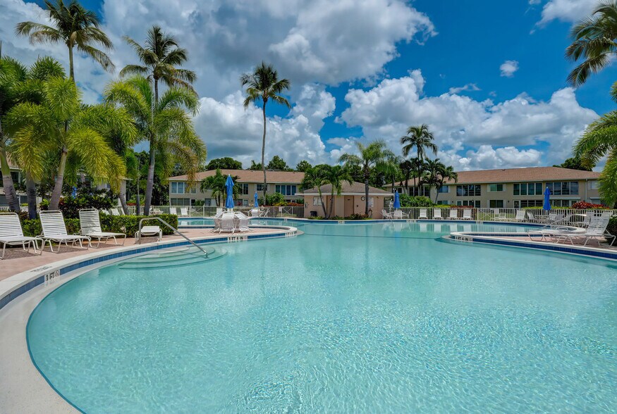 Building Photo - 168 Palm Dr