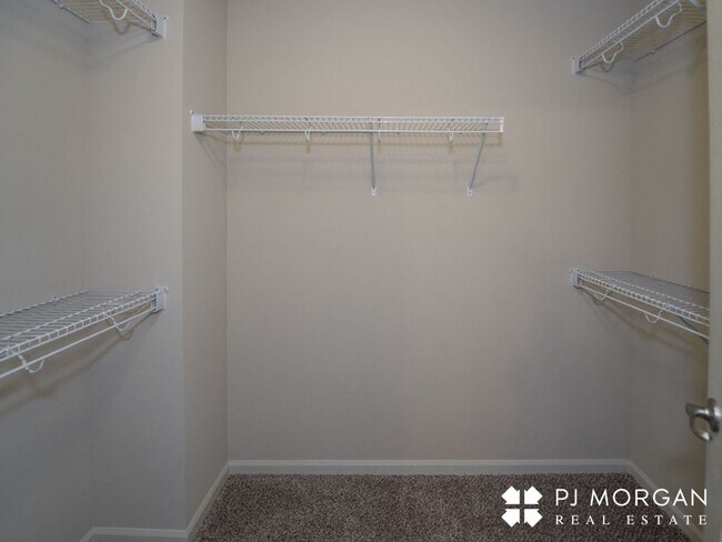 Building Photo - 3 bedroom, 2 bathroom House For Lease