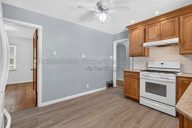 Building Photo - 9826 Ravensbrook Dr