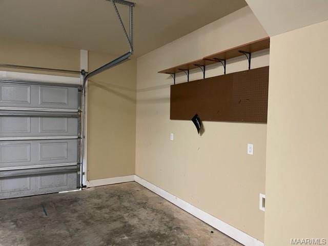 Building Photo - 10 Birchwood Ln