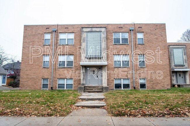 Primary Photo - 146 E 19th St