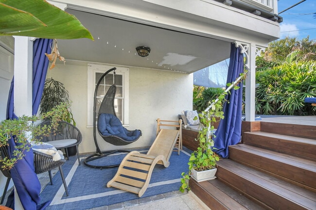 Building Photo - 412 El Prado