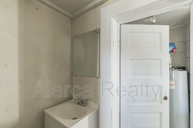 Building Photo - 102 Black Ave