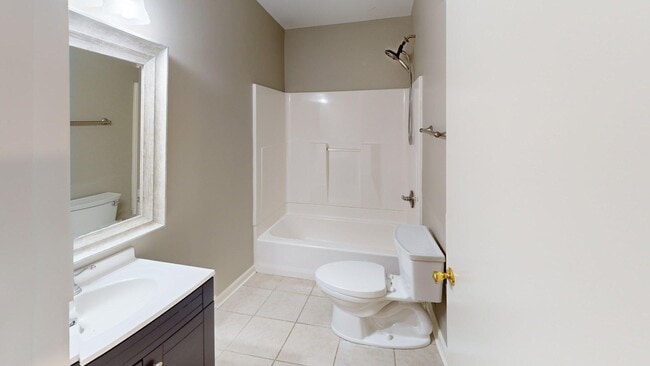 Building Photo - 2140 Fort Harrods Dr