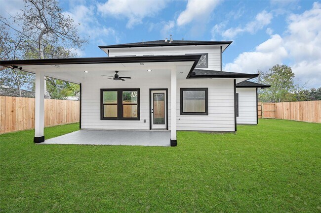 Building Photo - 13104 Donegal Way