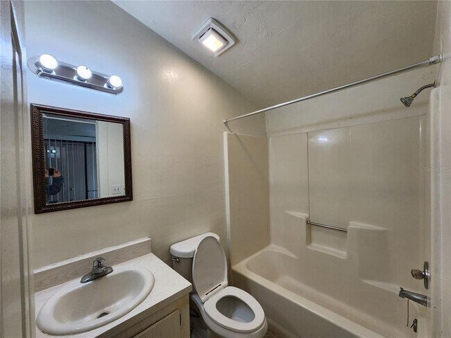 Building Photo - 2018 SW 70th Terrace