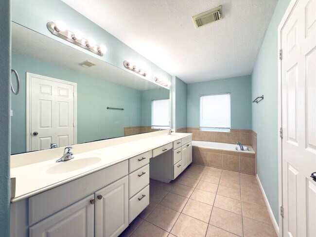 Building Photo - 5227 Brinkman Ct