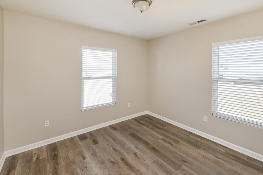 Building Photo - 10811 Carstairs St