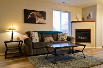 Building Photo - 1094 Longbow Ln