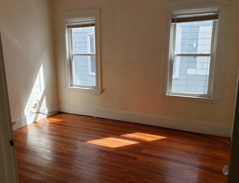 Building Photo - 348 Faneuil St