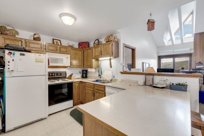 Building Photo - WINTER RENTAL-Buffalo Village-2 Bedroom Pl...