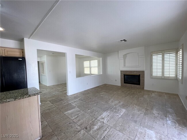 Building Photo - 4364 Mesa Hill Dr